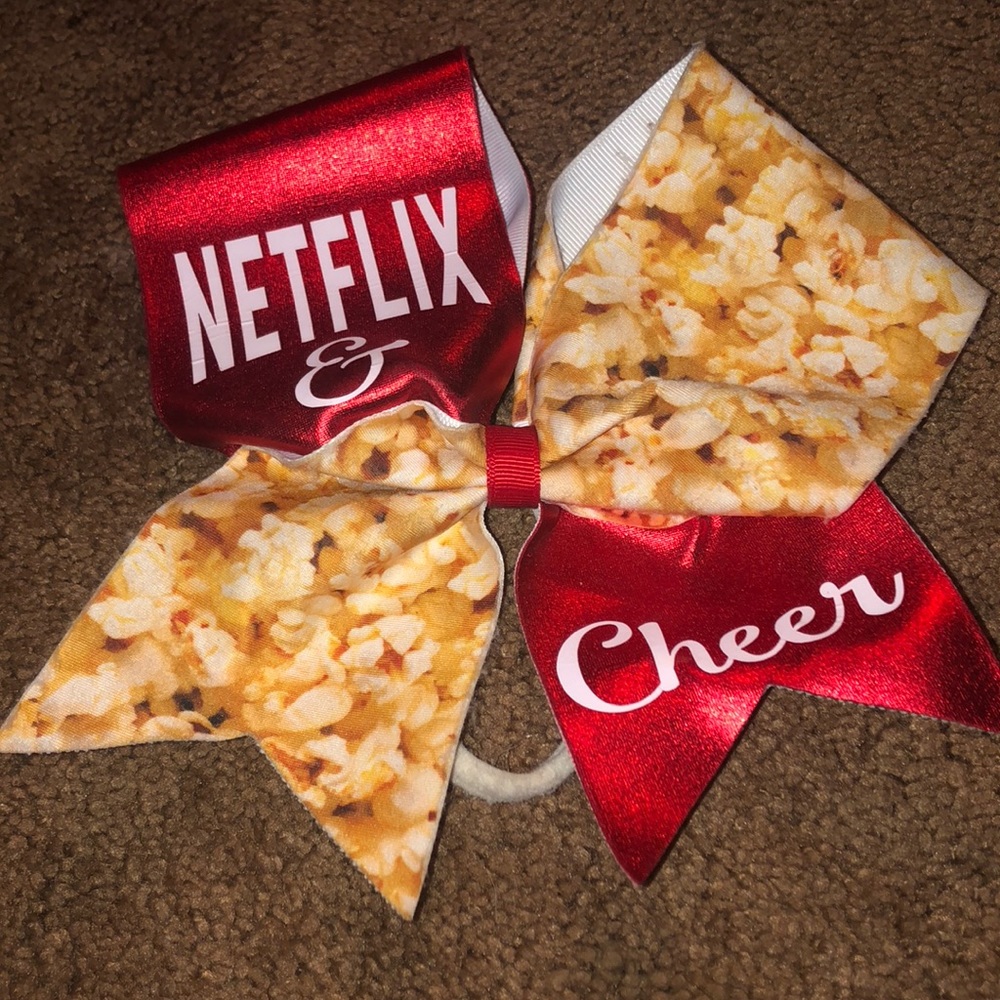 Cute popcorn Netflix and cheer bow